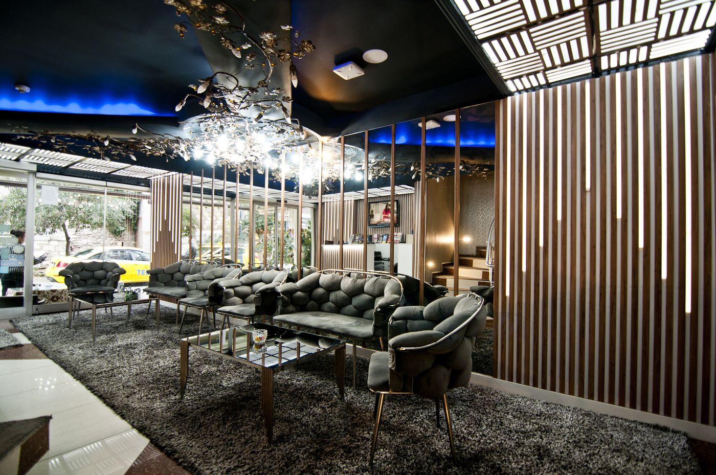 Broken Column-Turkey-ISTANBUL-Lobby-5