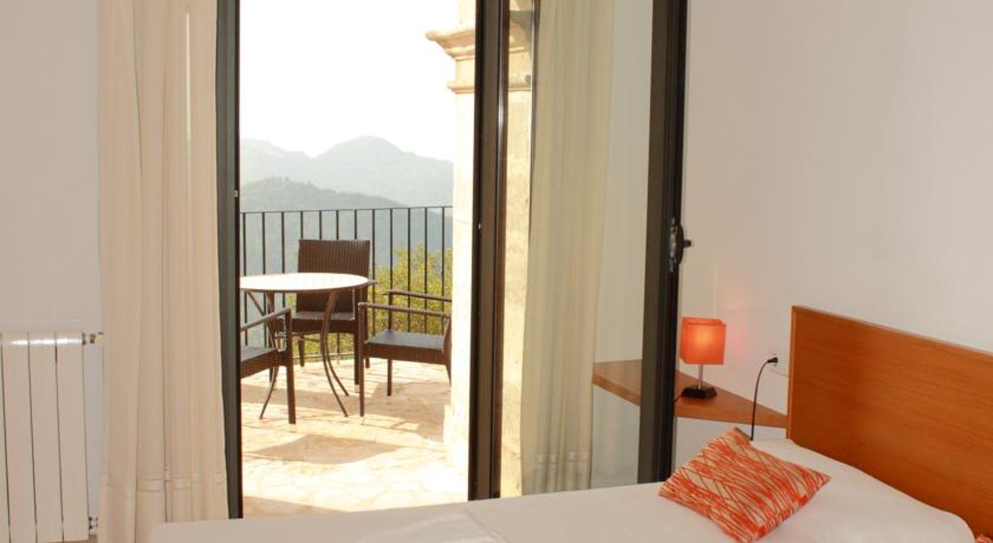 Petit Hotel Hostatgeria Sant Salvador