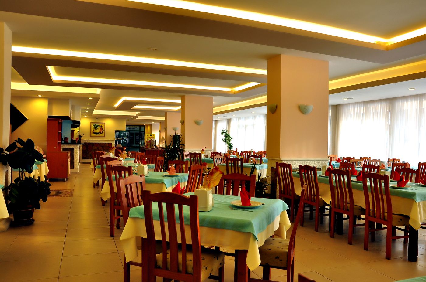Cinar-Family-Suites-Restaurant-53