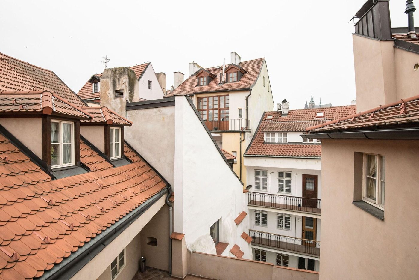 Boutique-Apartments-White-Swan-General-view-2