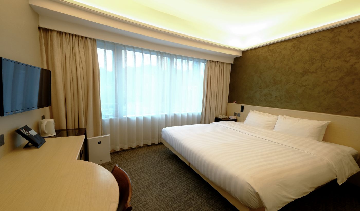 South-Pacific-Hotel-Room-15