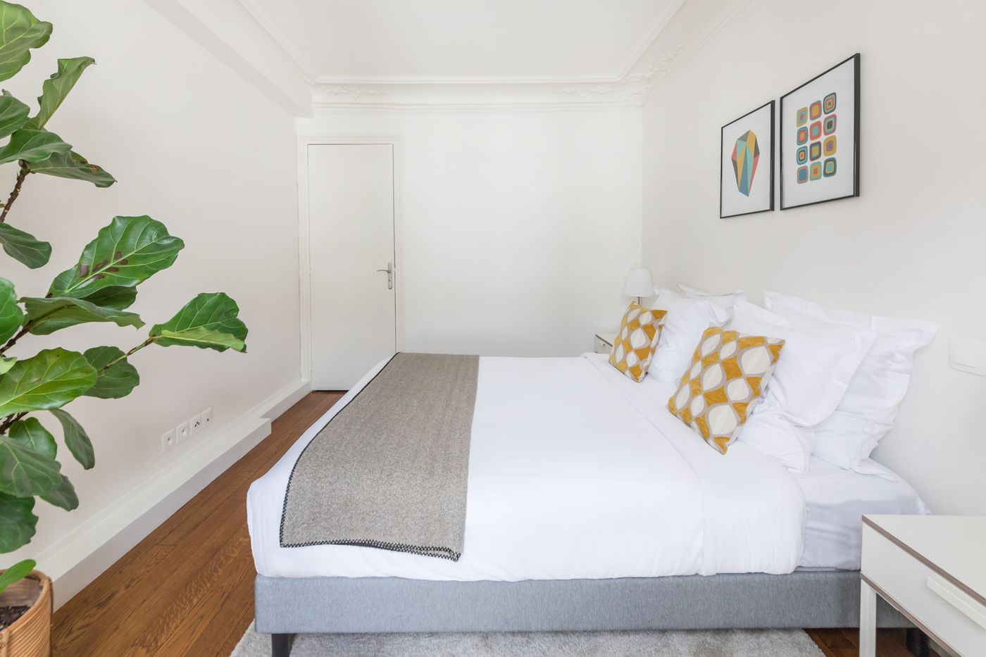 Residence-Bergere---Apartments-Room-47