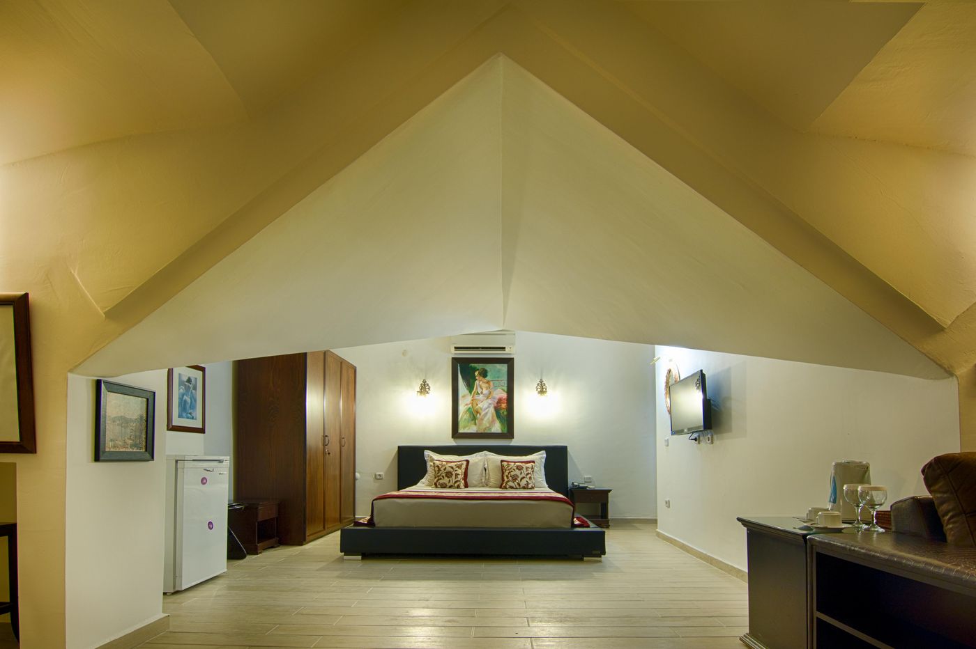 Romance-Beach-Room-29