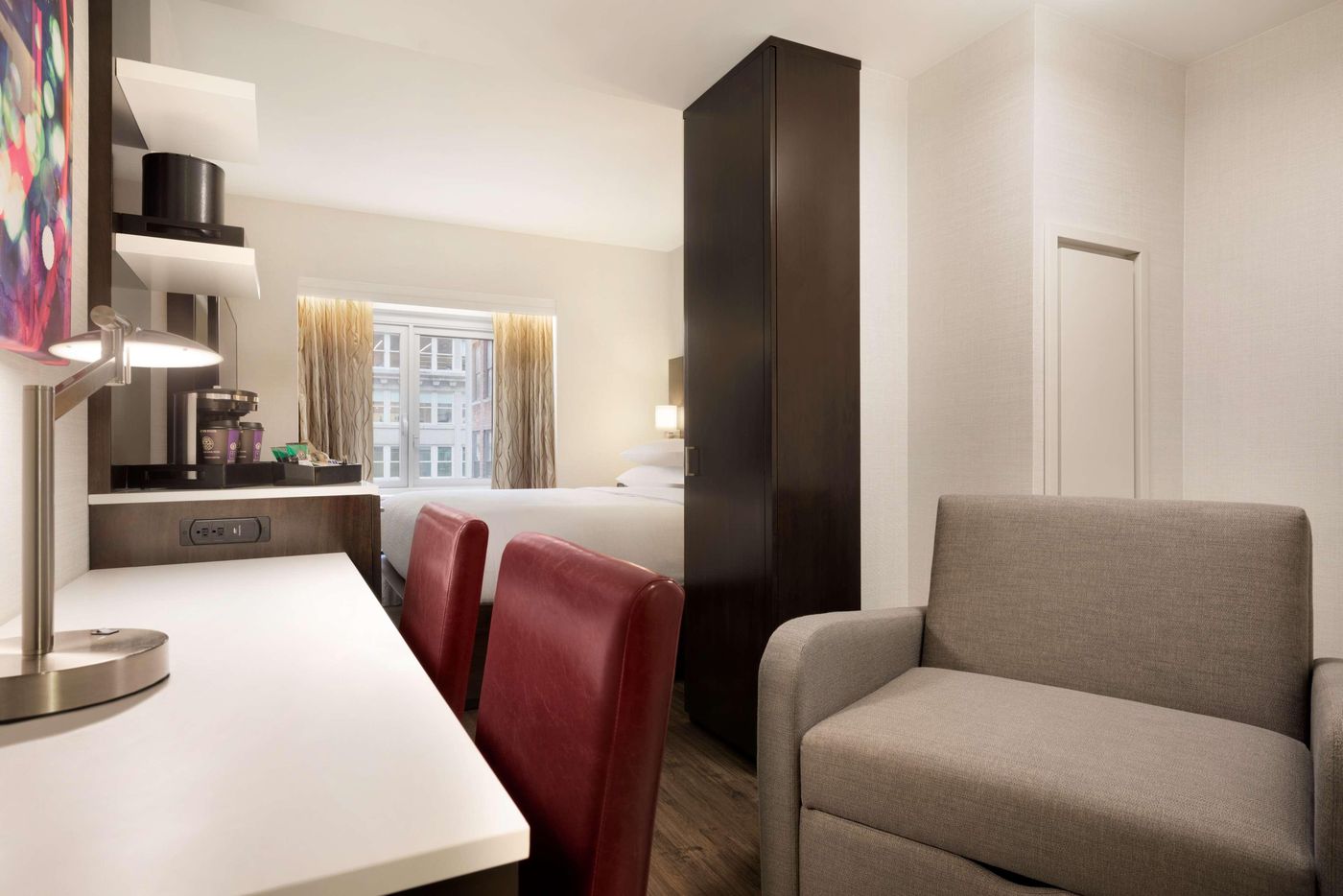 Embassy-Suites-by-Hilton-New-York-Manhattan-Times-Sq-Room-42