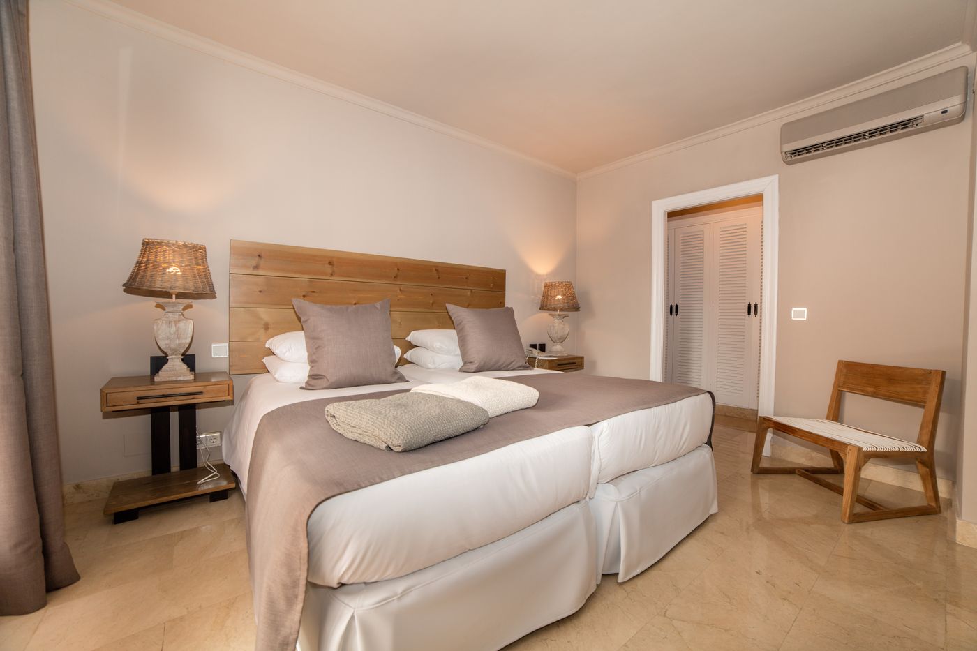 Ona Lomas Village Manga Club