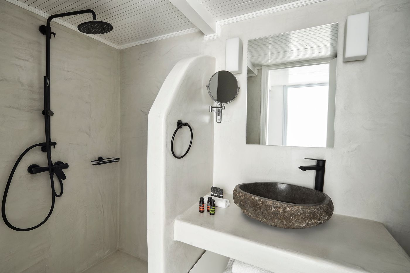 Mr-and-Mrs-White-Oia-Santorini-Room-42