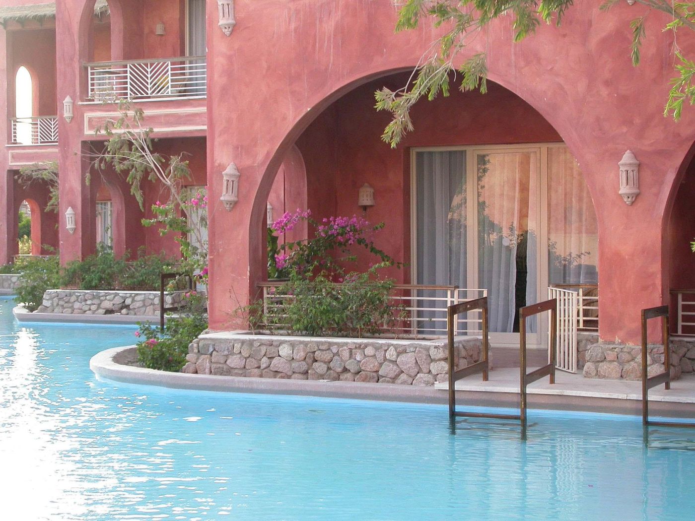 Laguna-Vista-Beach-Resort-Room-10