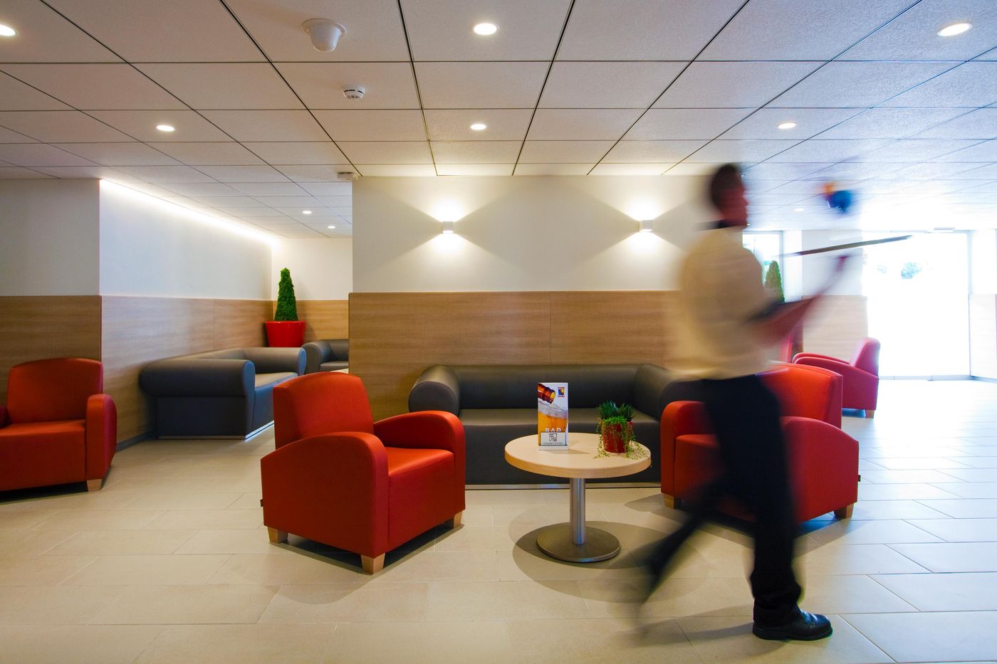 Golden-Donaire-Beach-Lobby-46