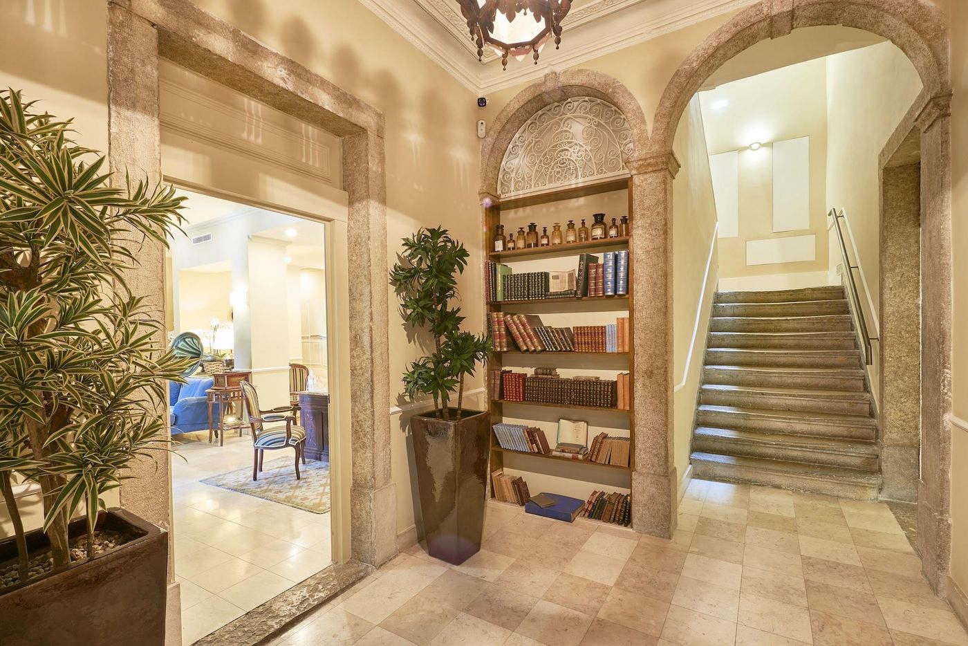 Alegria-A-Lisbon-Boutique-Hotel-Lobby-5