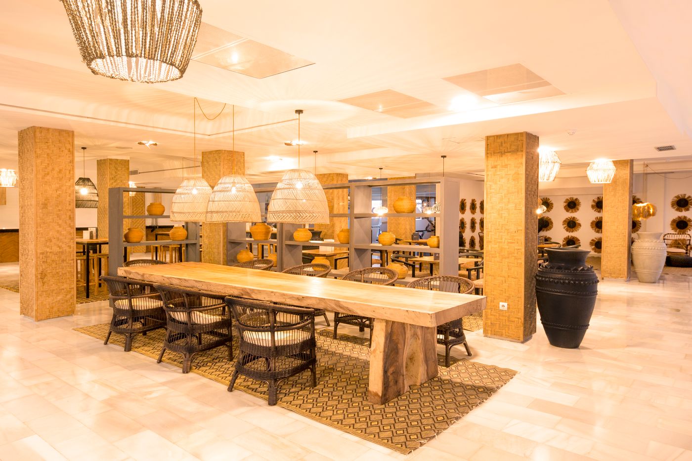 Club-Bahamas-Ibiza-Bar-38