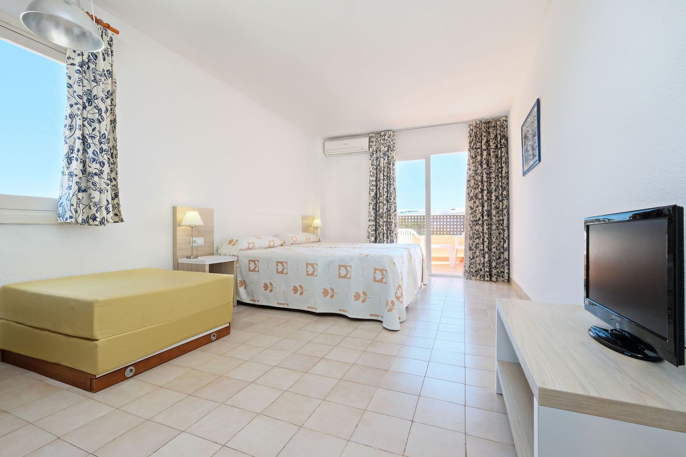 Azuline Apartments Sunshine - Adults Only