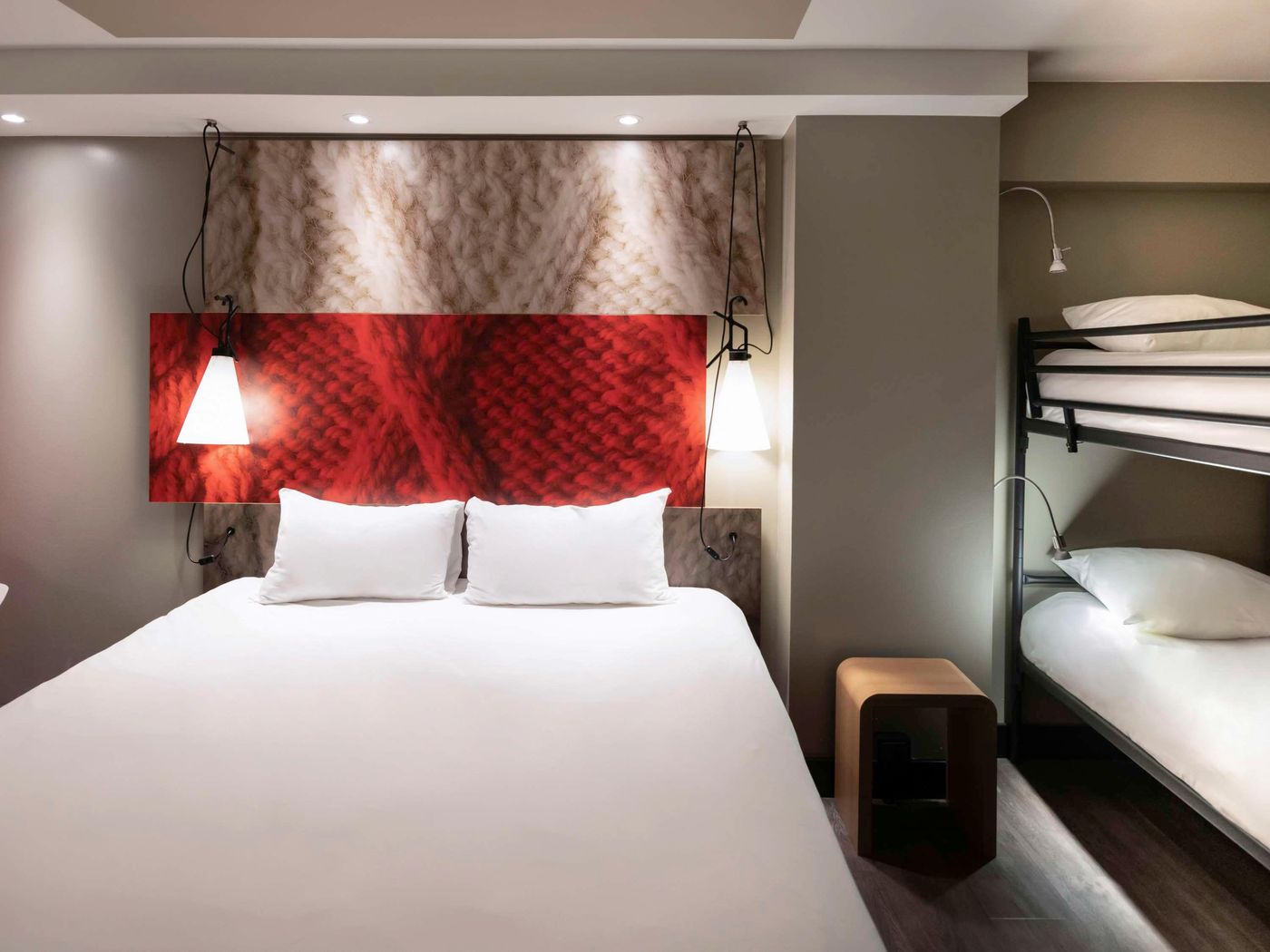 ibis-Amsterdam-Centre-Room-43