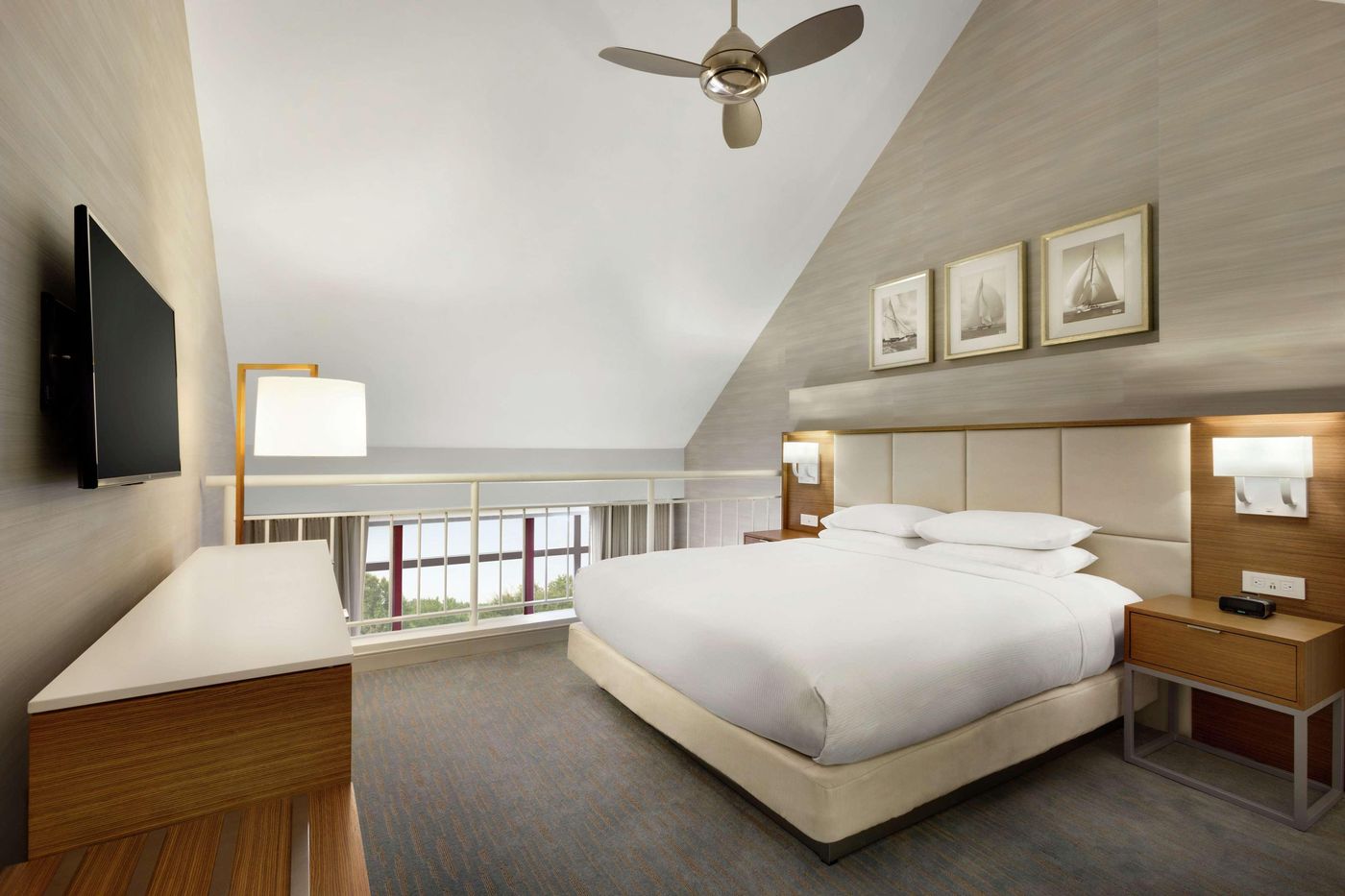 DoubleTree-Suites-by-Hilton-Hotel-Boston-Cambridge-Room-10