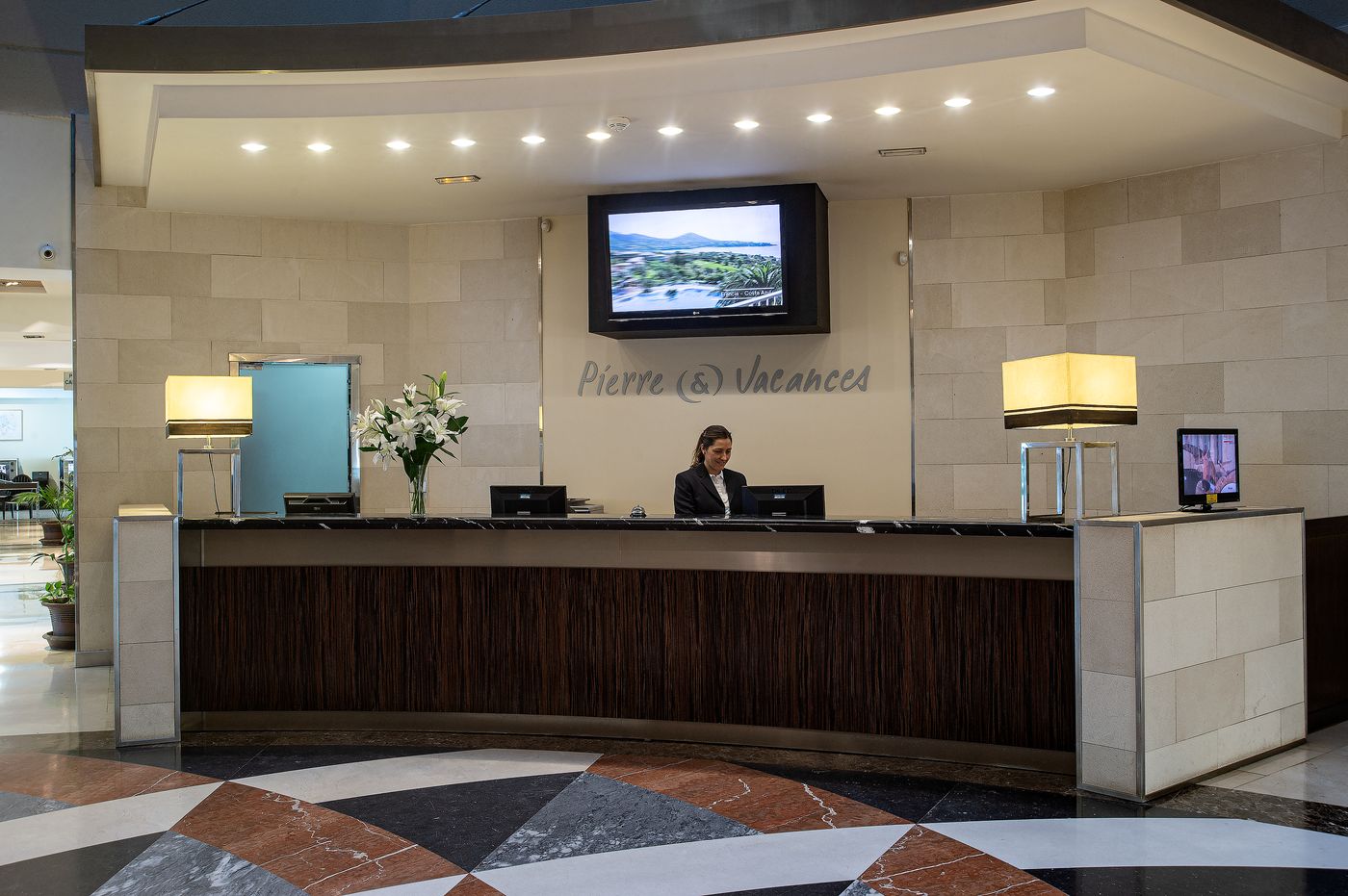 Pierre---Vacances-Benalmadena-Principe-Lobby-25