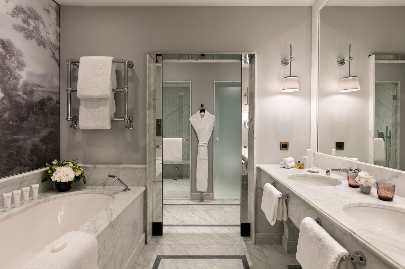 Hotel-Barriere-Le-Fouquets-Paris-Room-46