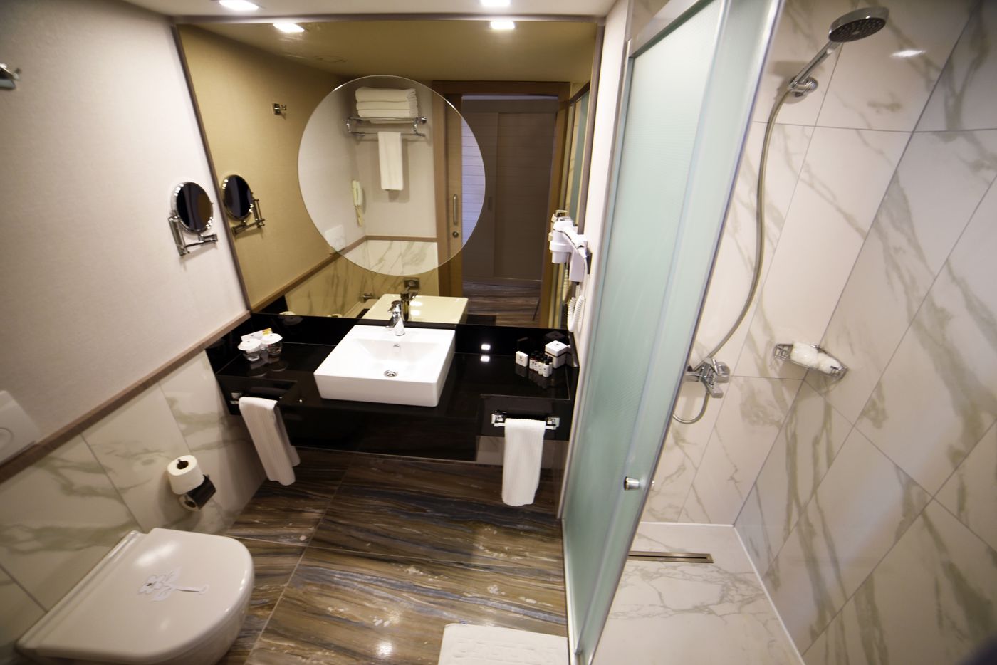 Royal-Wings-Hotel-Room-35