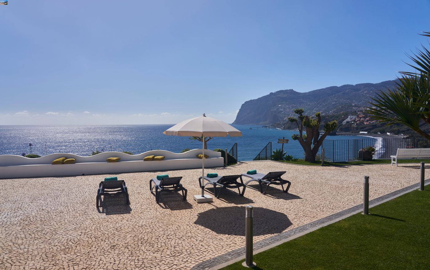 Golden-Residence-Hotel-Madeira-Pool-13