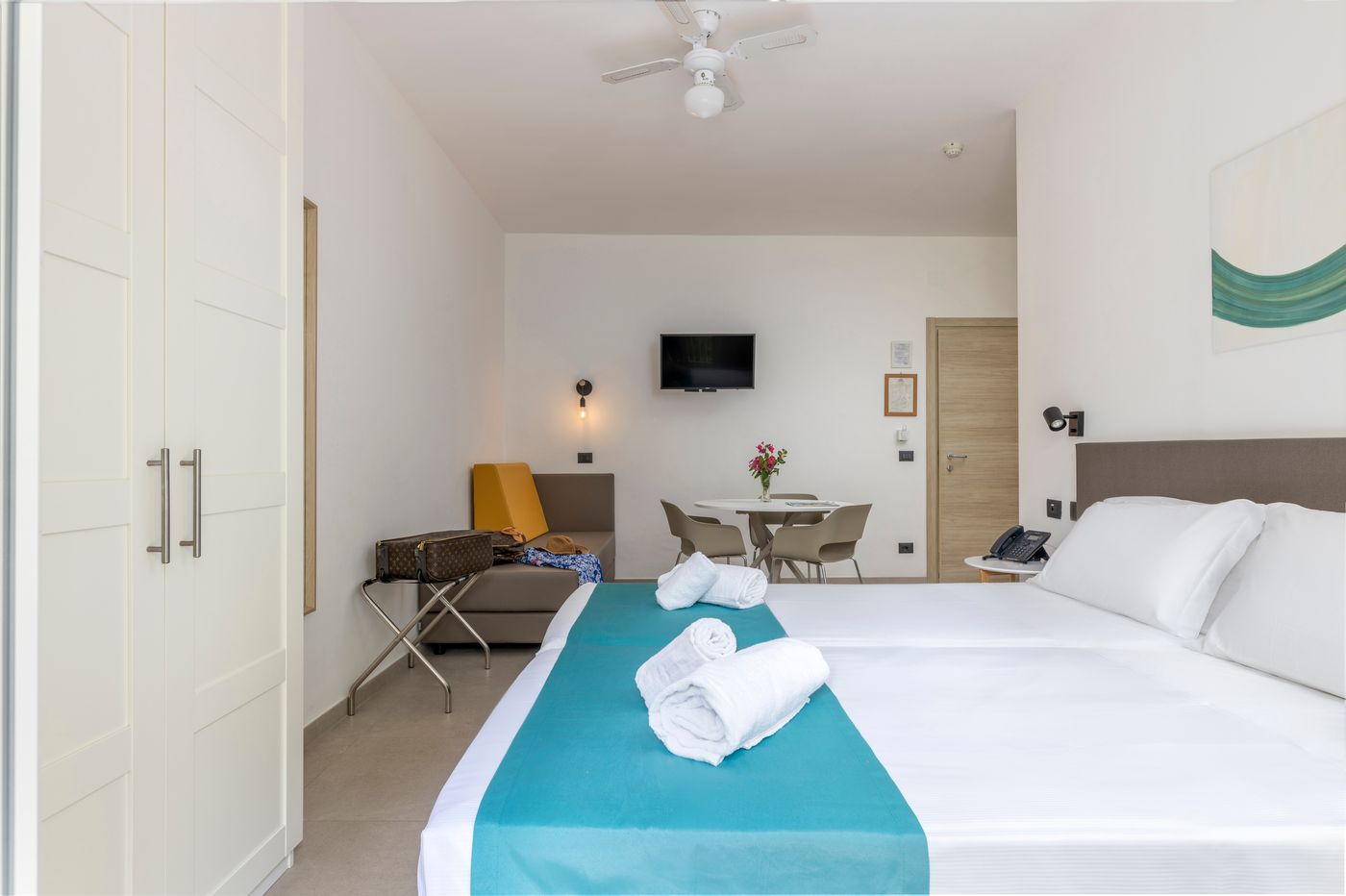 Residence-Villa-Giardini-Room-43