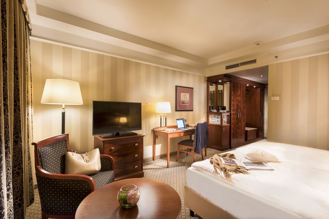 JW-Marriott-Hotel-Berlin-Room-32