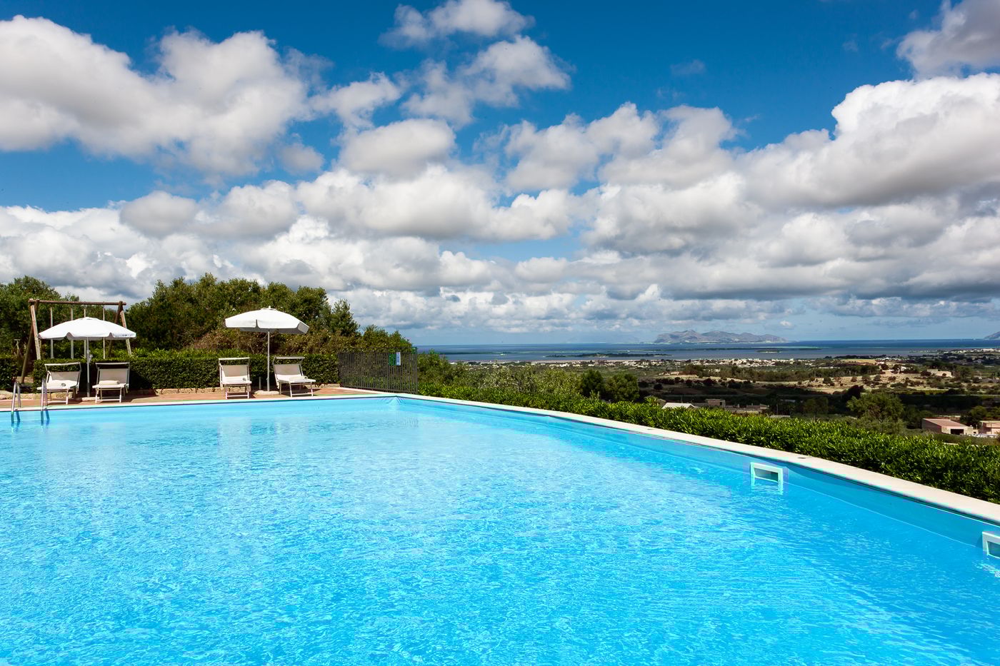 Baglio-Oneto-dei-Principi-di-San-Lorenzo-Pool-12