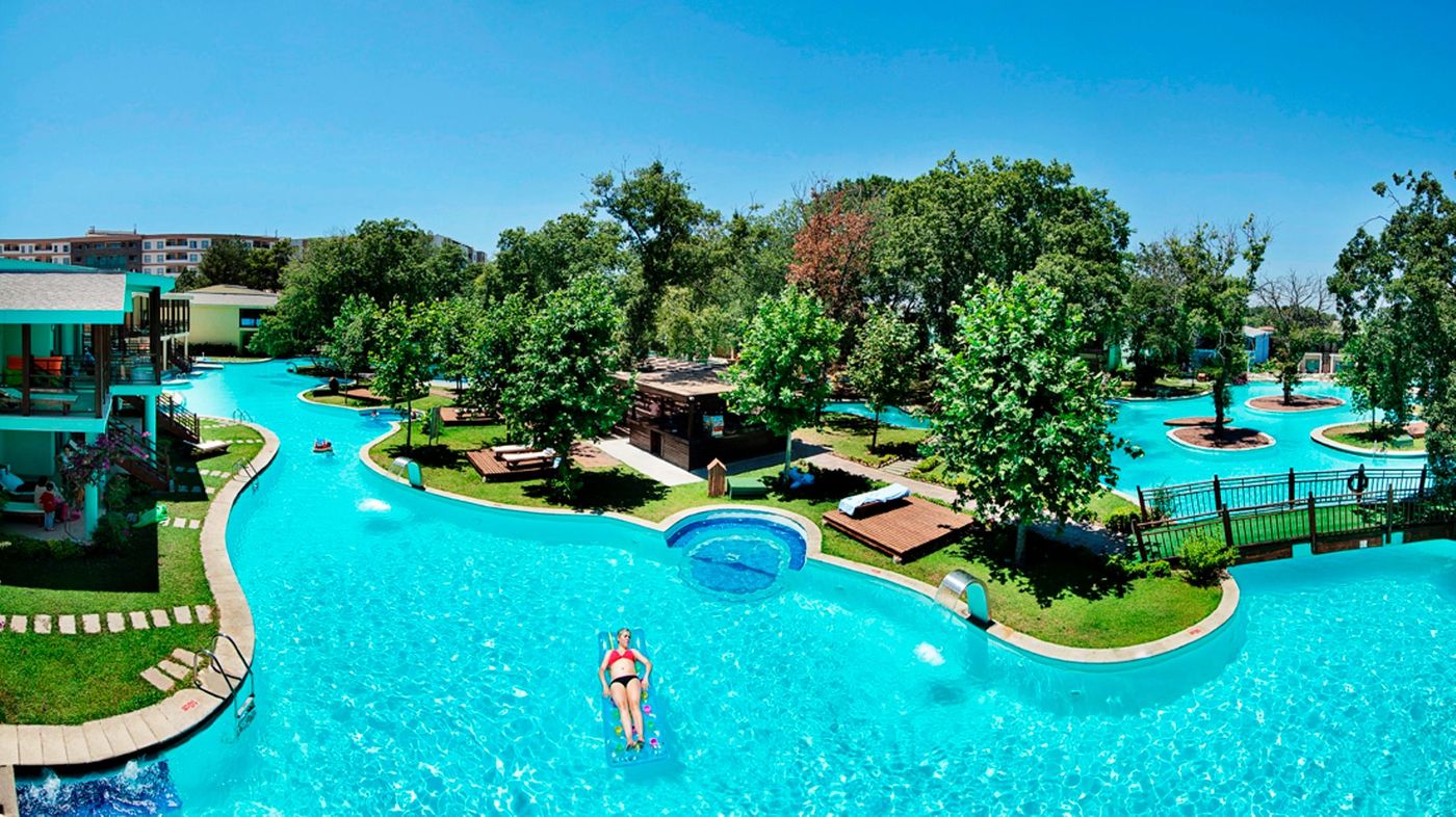 Sueno-Hotels-Beach-Side-Pool-4