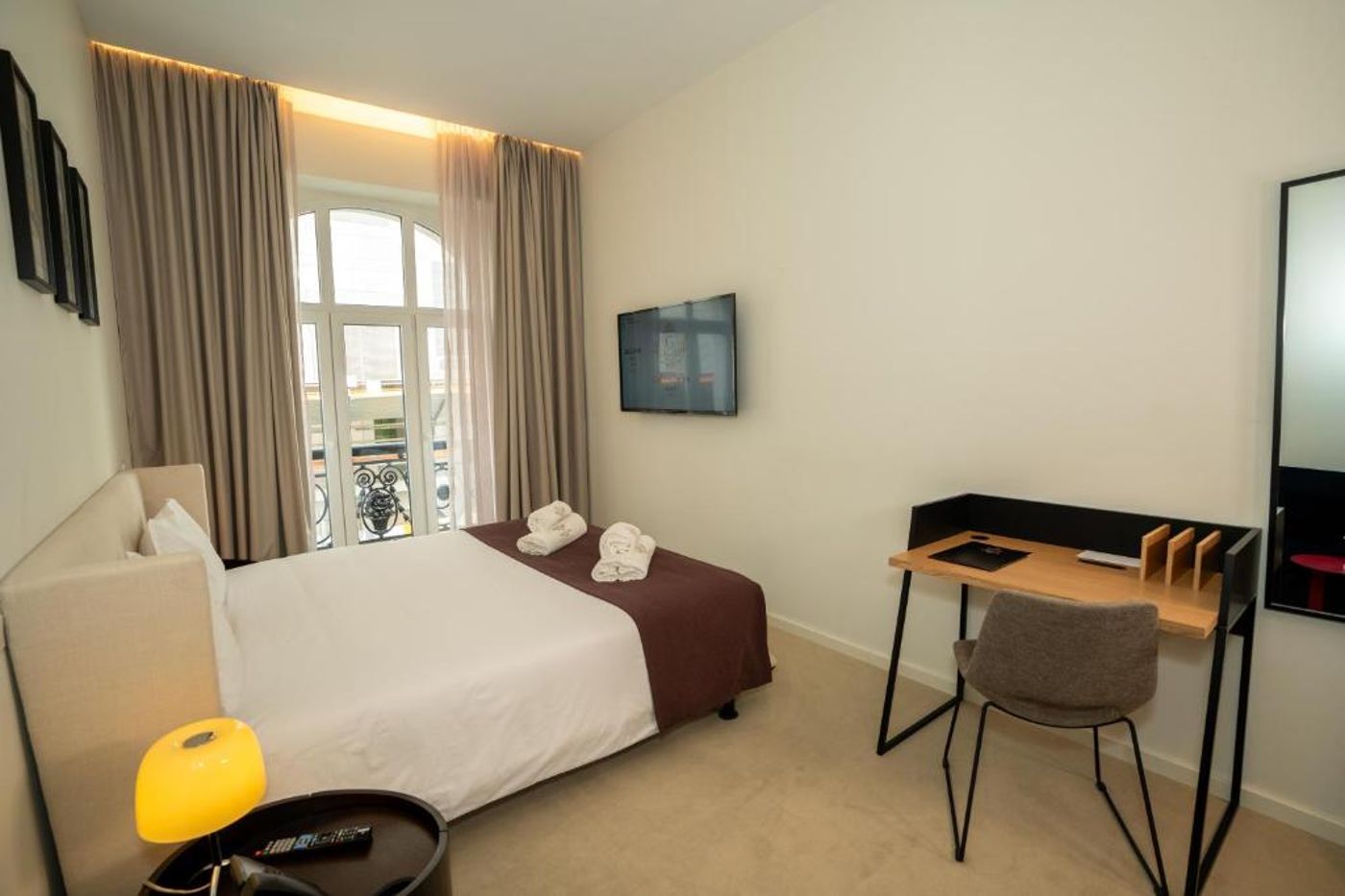 Golden-Lisbon-Hotel-Room-3