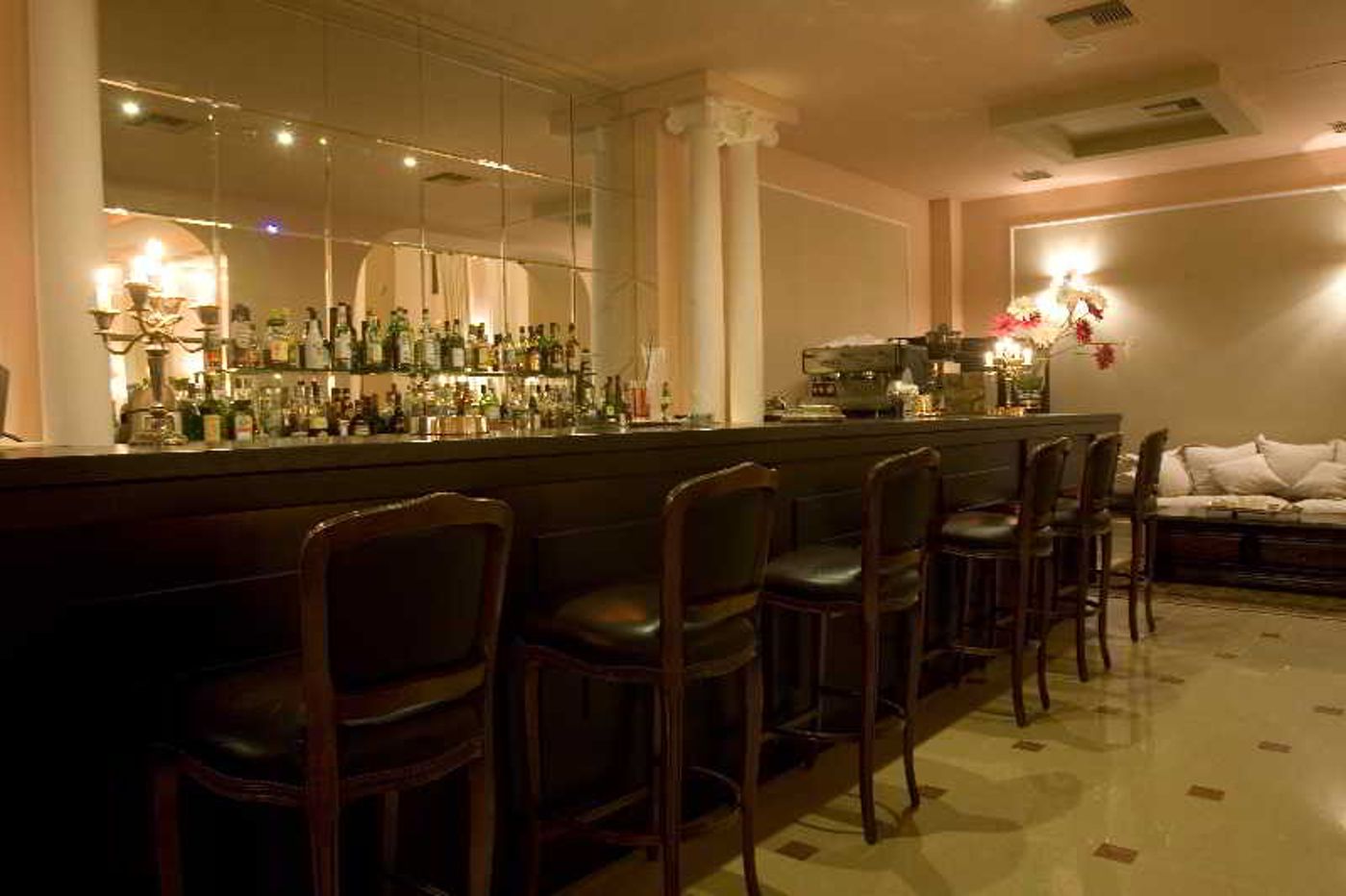 Mabely-Grand-hotel-Lobby-60