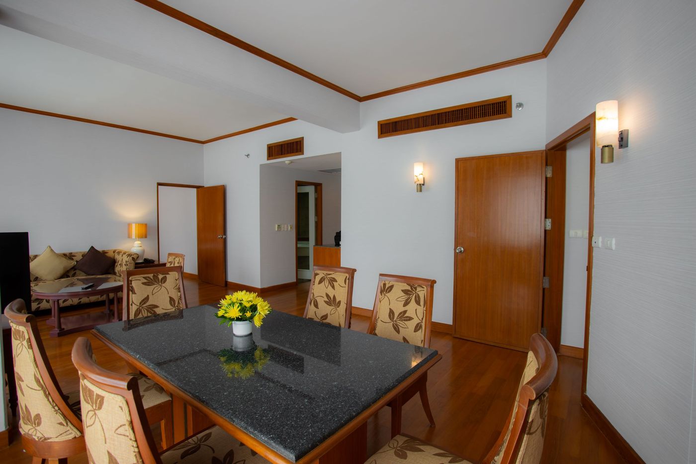 Royal-Paradise-Room-60