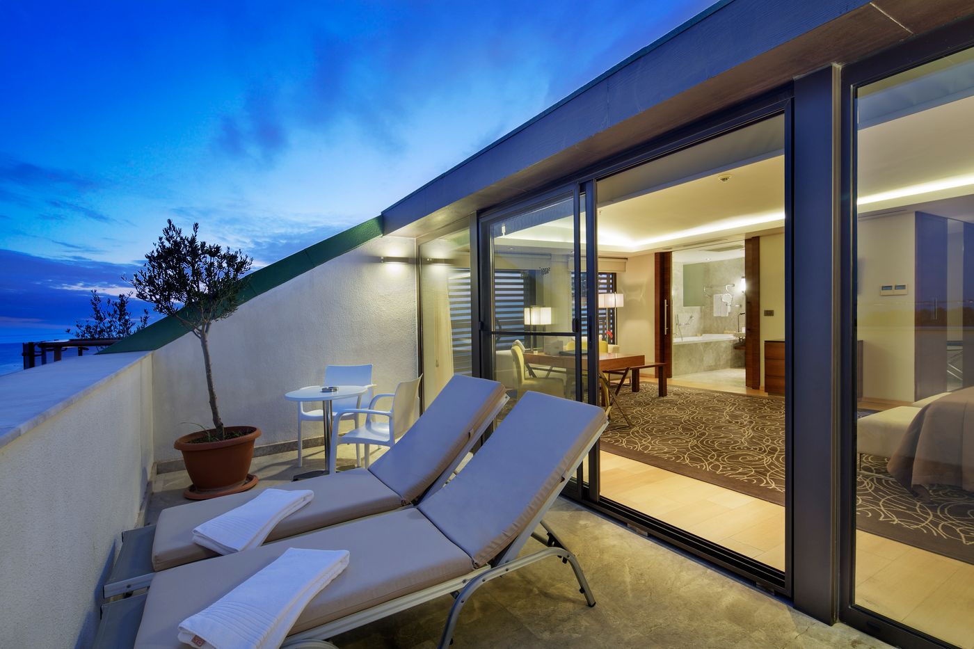 TUI Blue Side - Adults Only (16+)