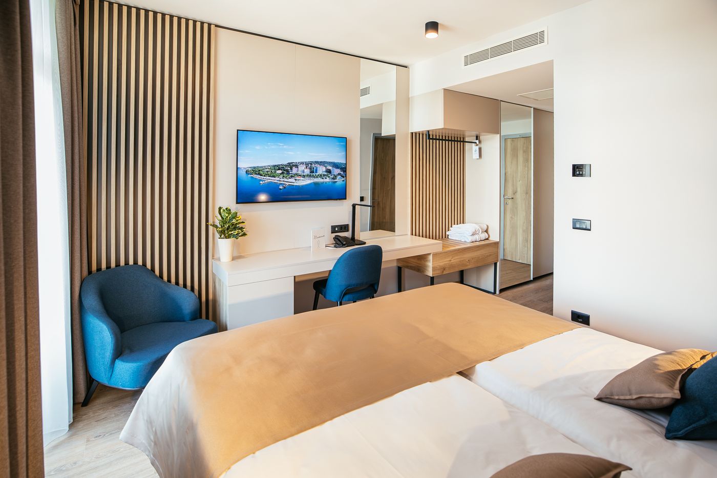 Hotel Riviera-Slovenia-Portoroz-Room-7