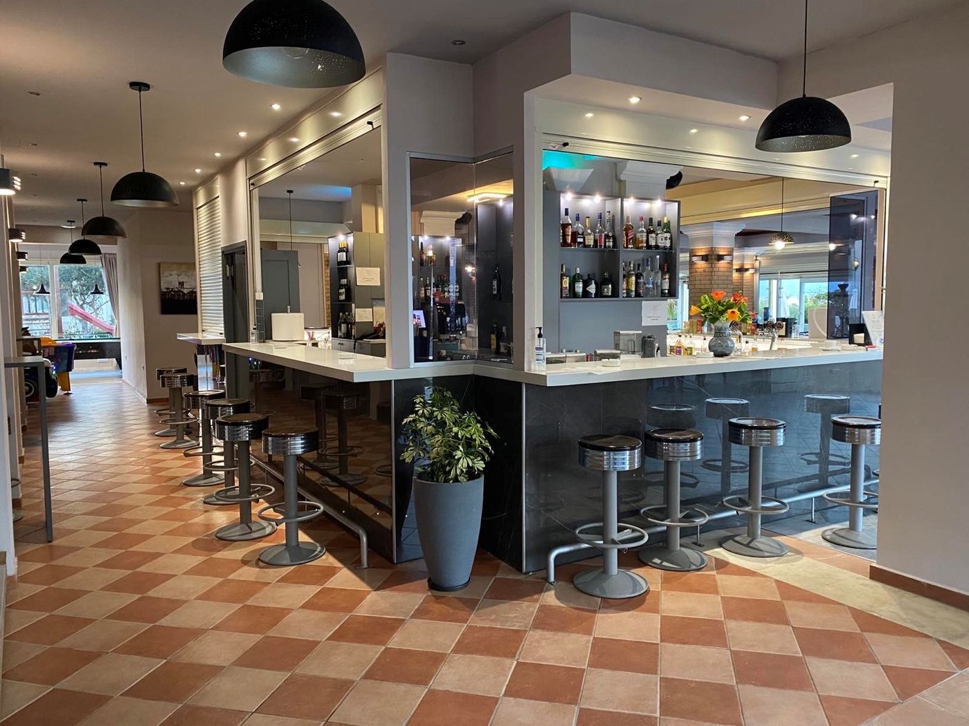 Hydramis-Palace-Beach-Resort-Bar-77