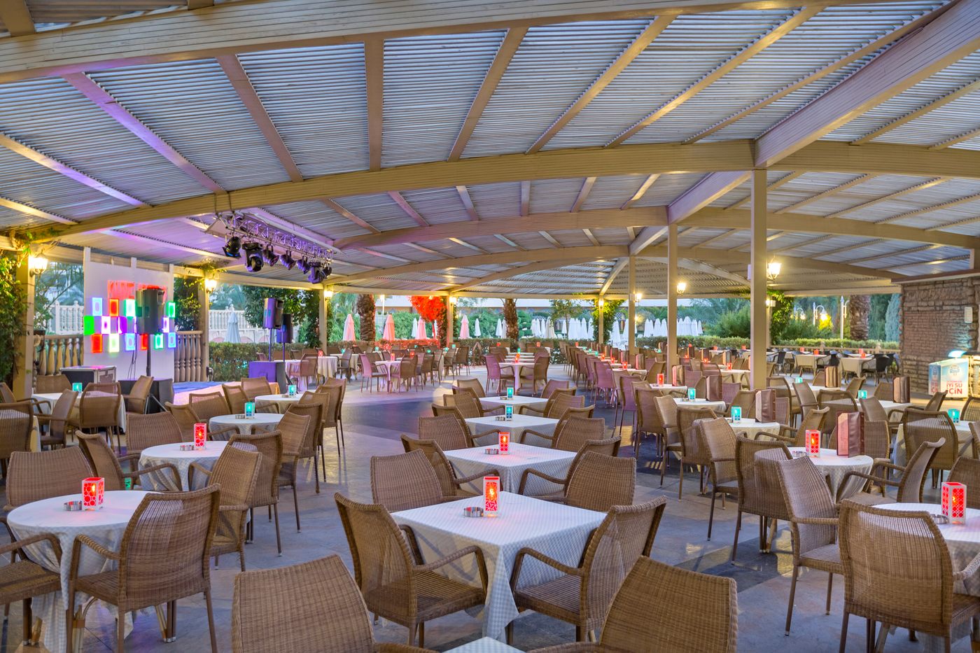 Royal-Holiday-Palace-Restaurant-67