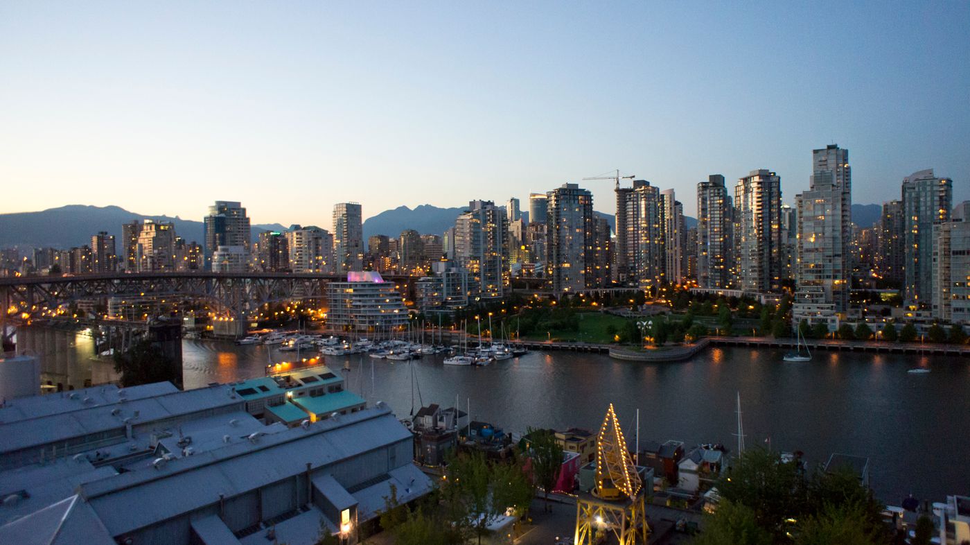 Granville-Island-Hotel-Room-45