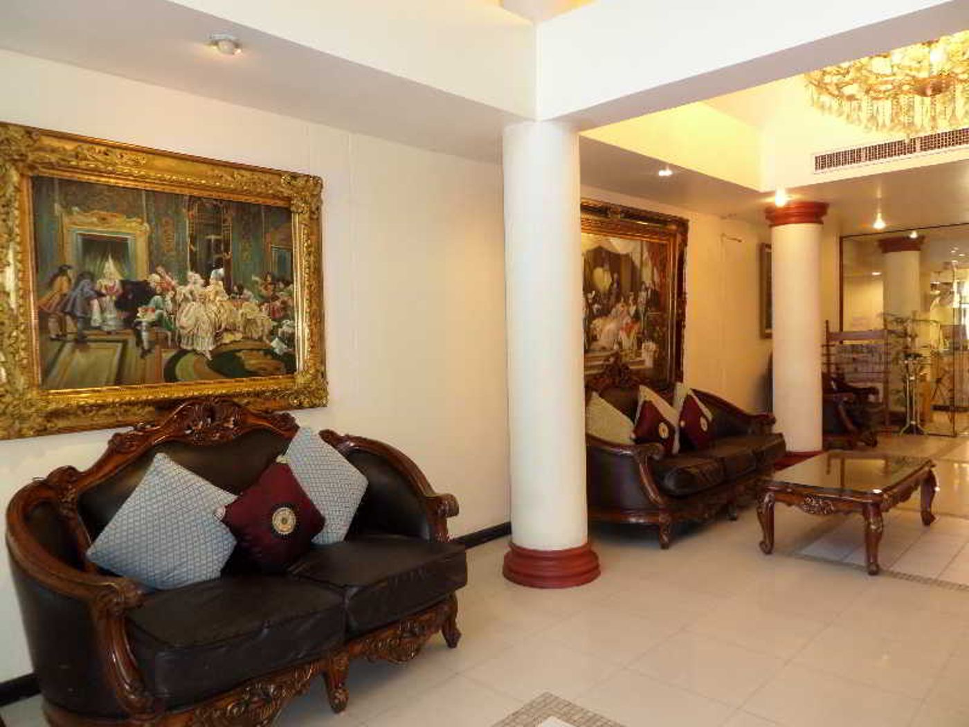 White-Sand-Resortel-Lobby-28