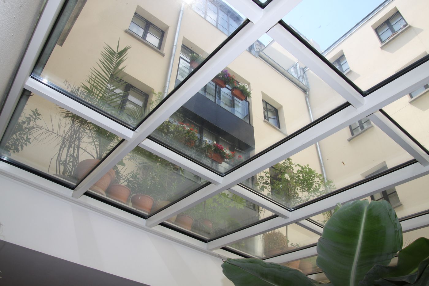 Comfort-Hotel-Paris-La-Fayette-Bar-2