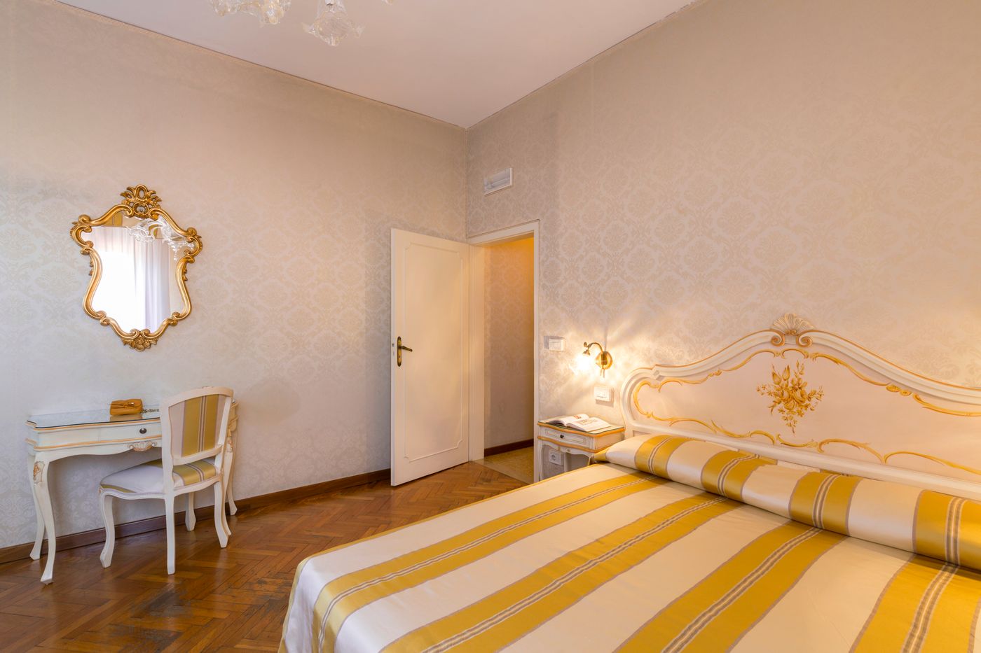 Palazzo-Guardi-Room-17