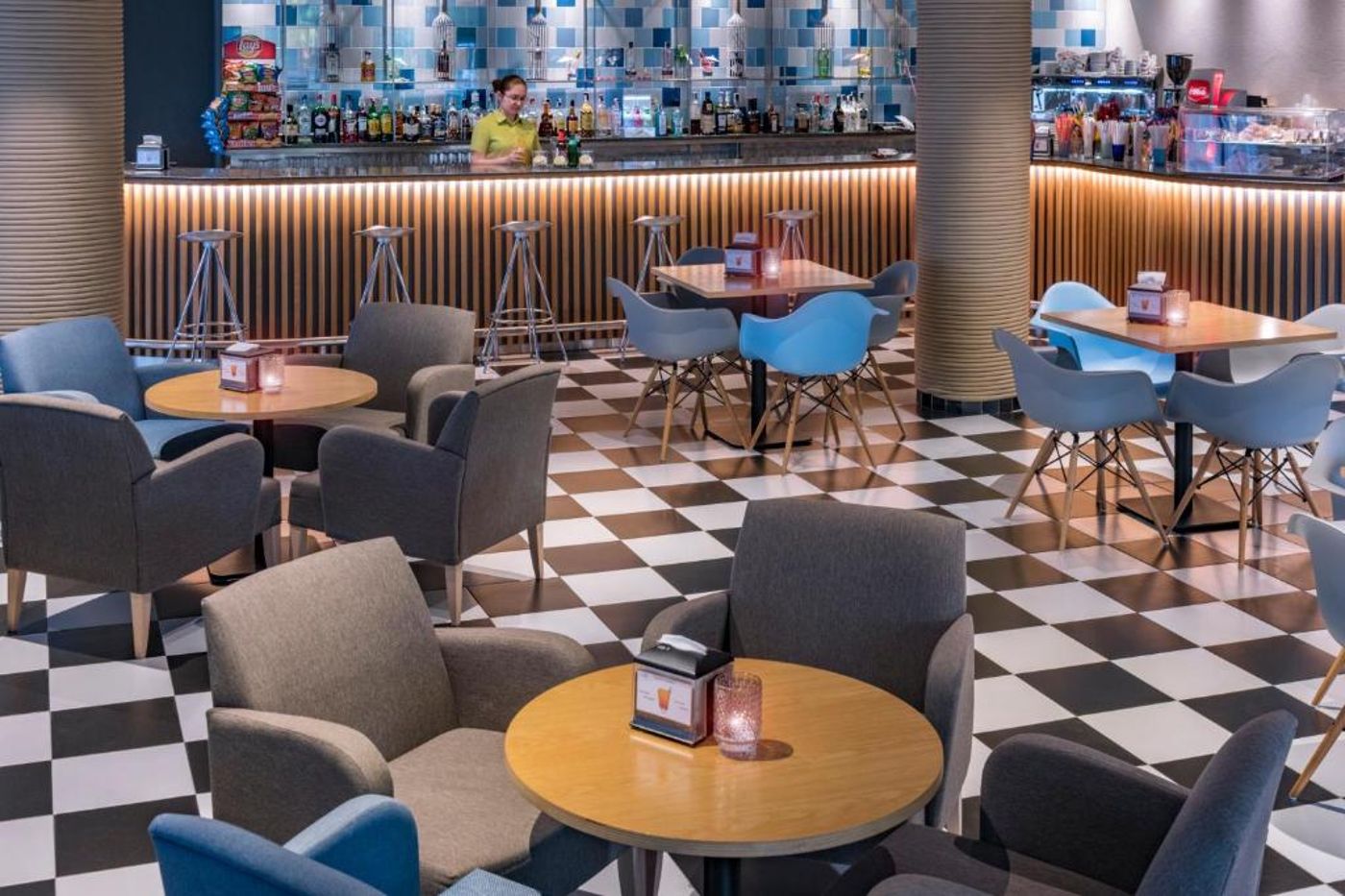 Golden-Acqua-Salou-Bar-31