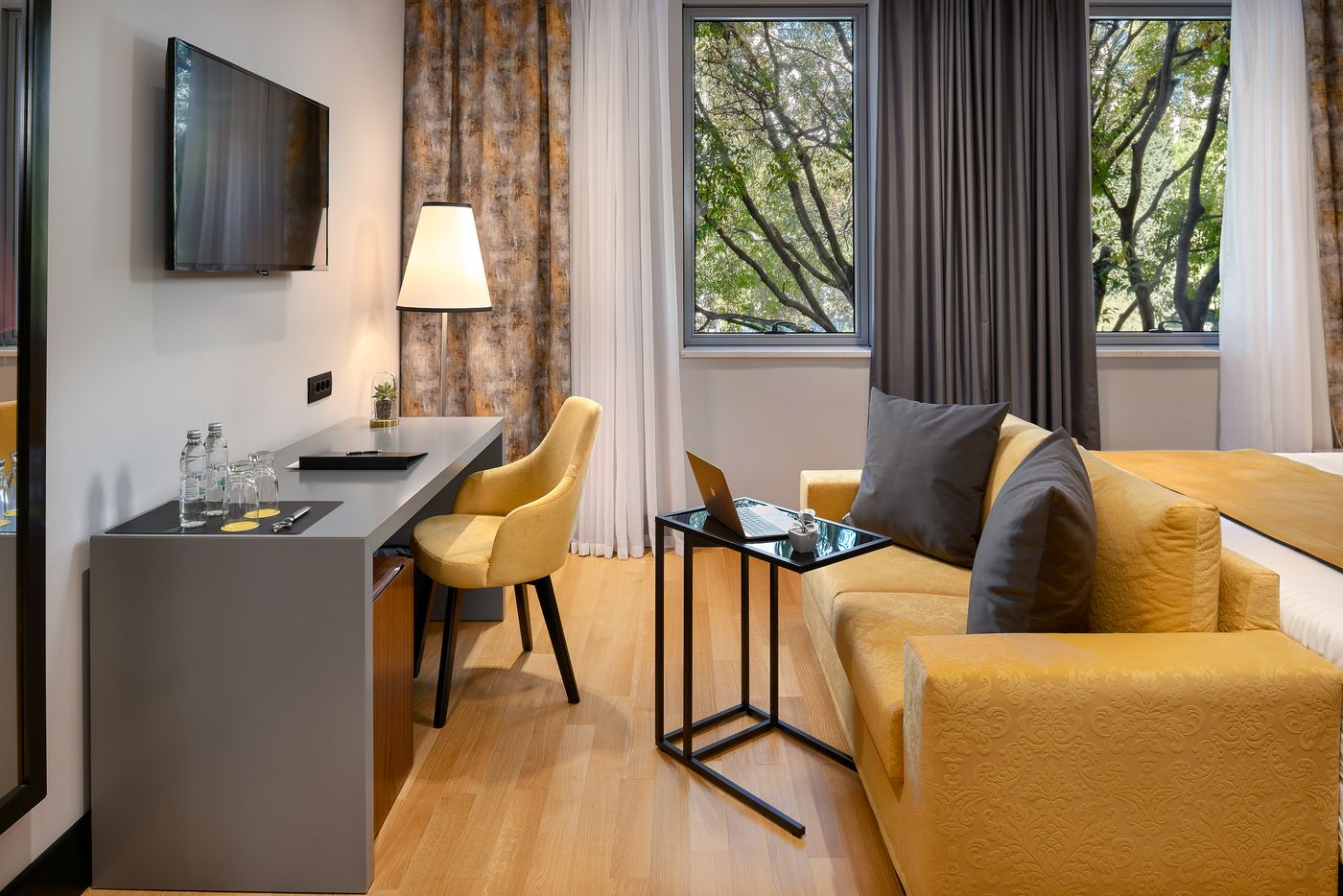 Sia-Split-Hotel-Room-8