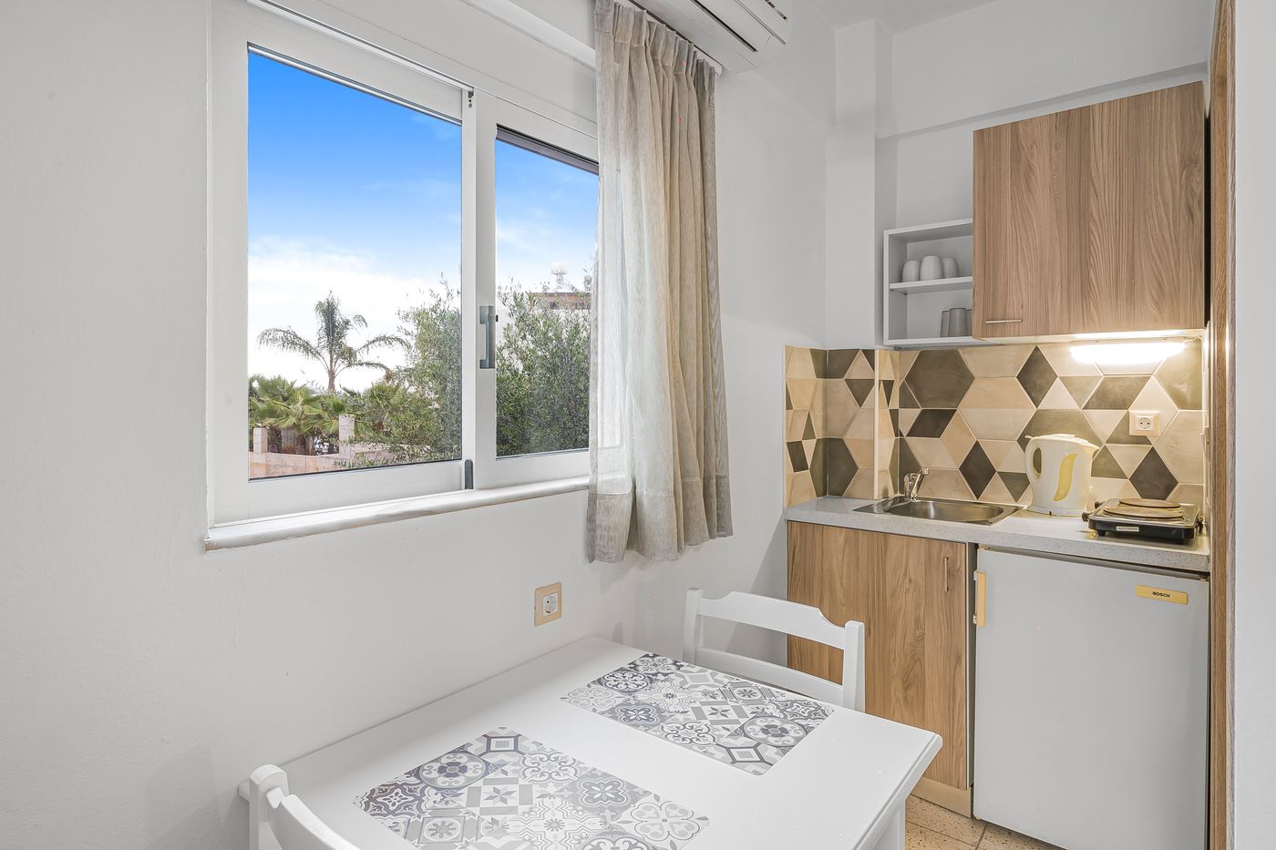 Happy-Days-Studios-Room-35