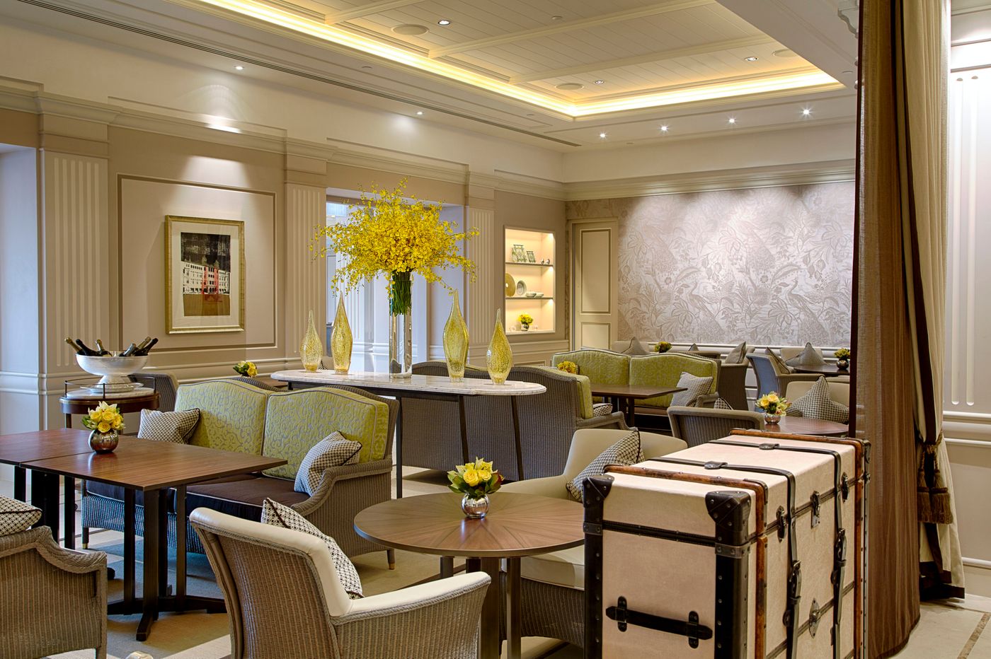 The-Peninsula-Hong-Kong-Restaurant-1