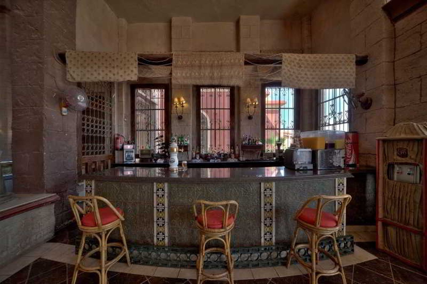 Laguna-Vista-Beach-Resort-Bar-47