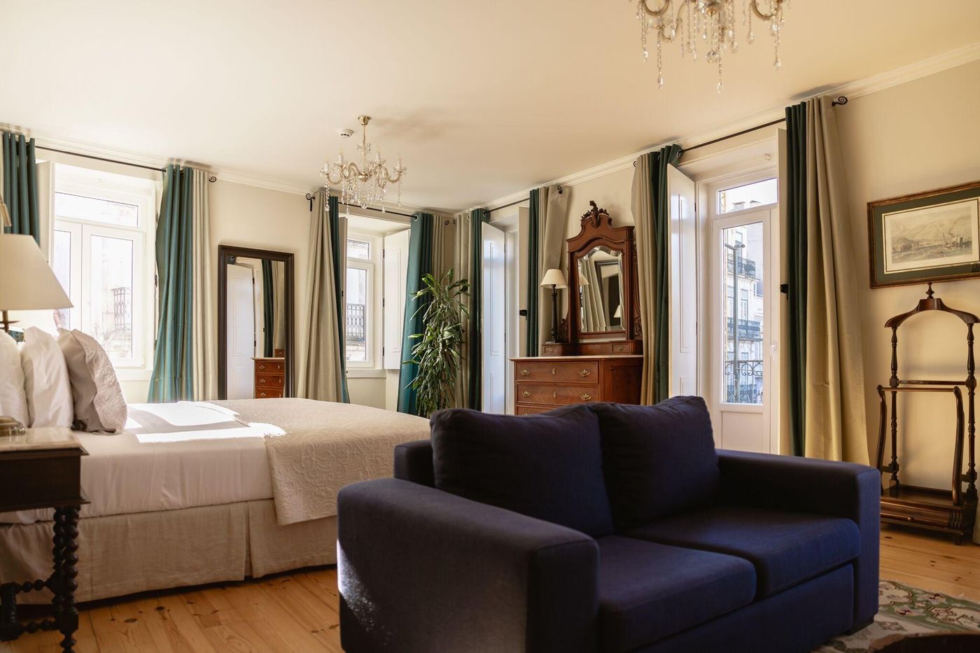 Alegria-A-Lisbon-Boutique-Hotel-Room-18
