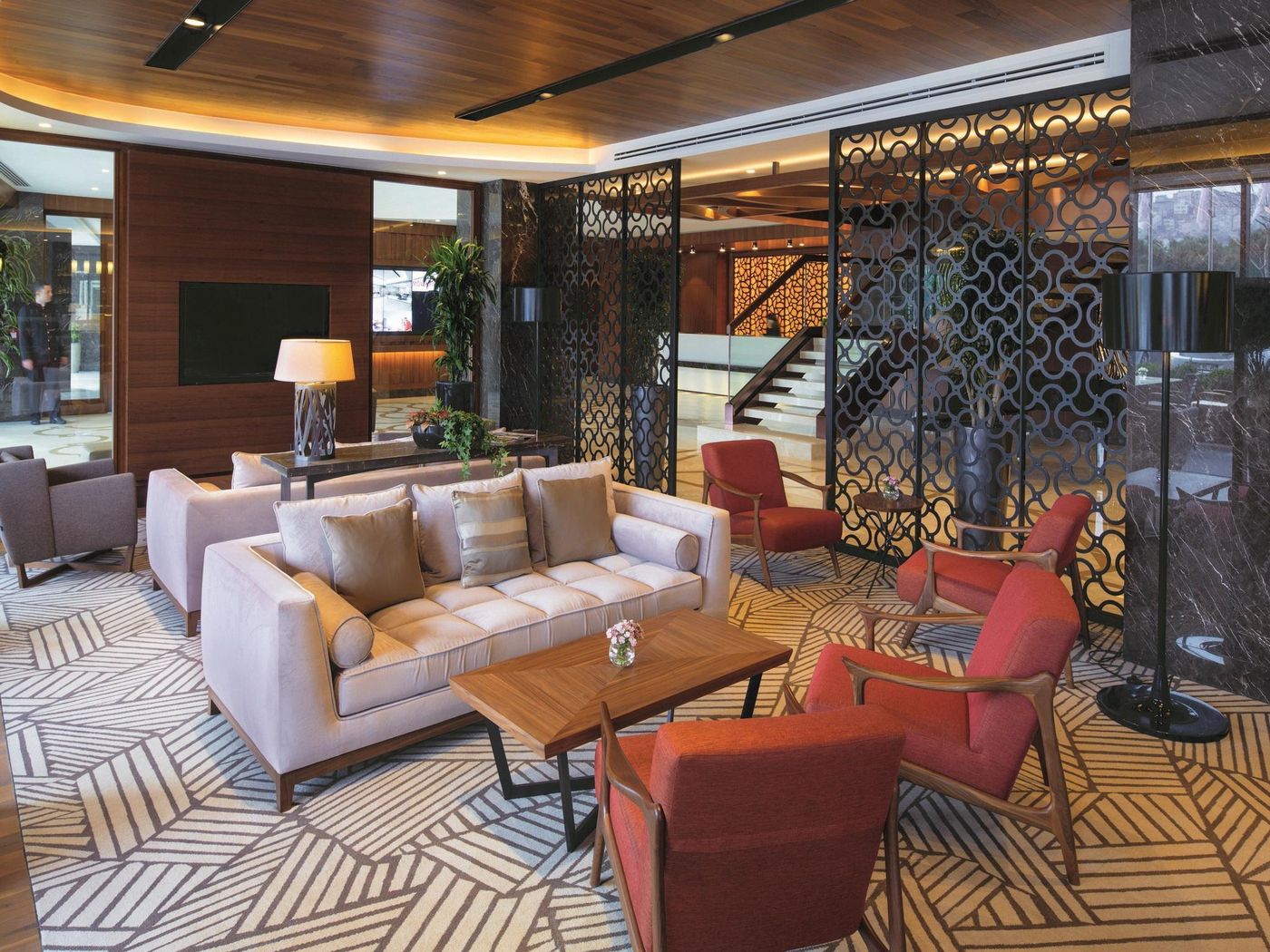 Movenpick-Hotel-Istanbul-Golden-Horn-Bar-3