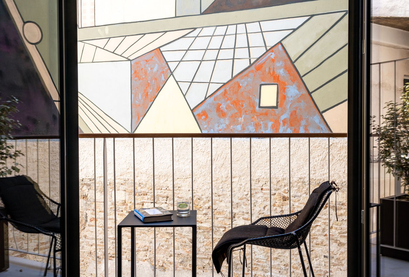 Mitsis N'u Piraeus Port