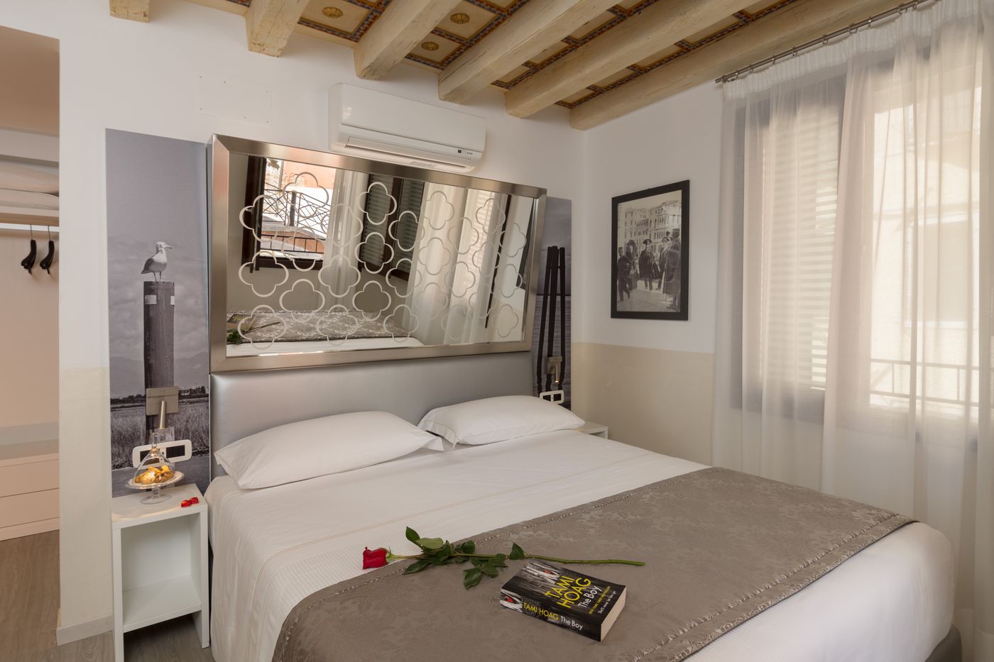 Unahotels-Ala-Venezia--Adults-16--Room-25