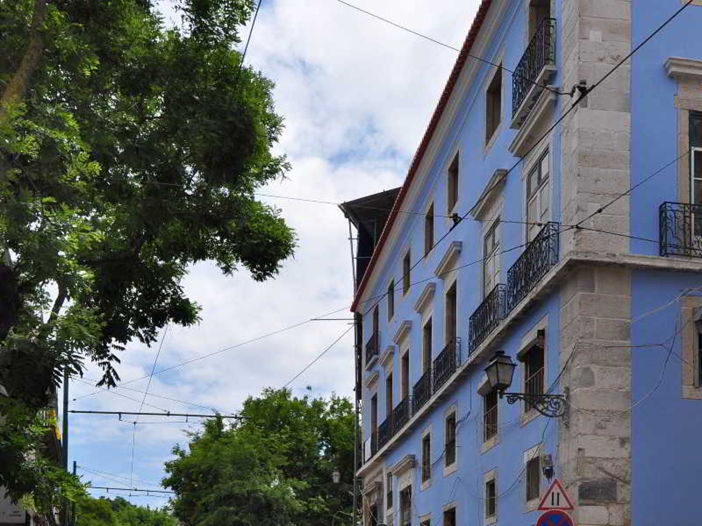 Hello-Lisbon-Castelo-Apartments-General-view-35