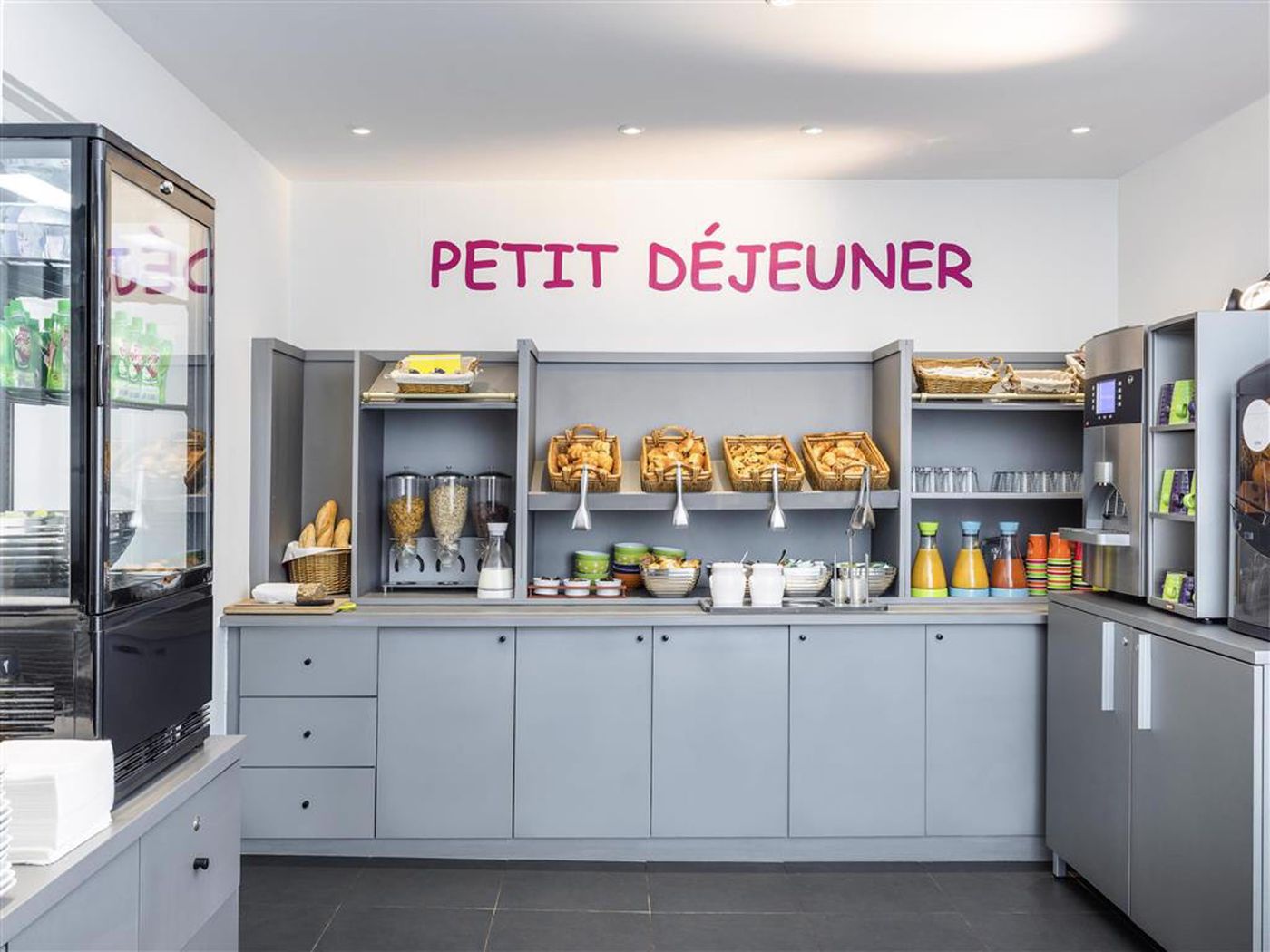 Ibis-Styles-Paris-Cambronne-Restaurant-45