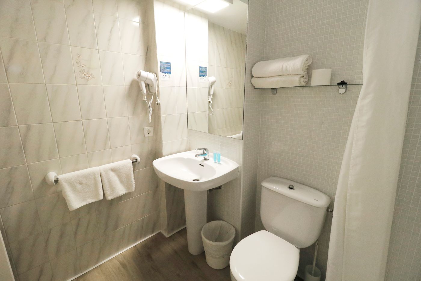 Naika Studios & Apartments