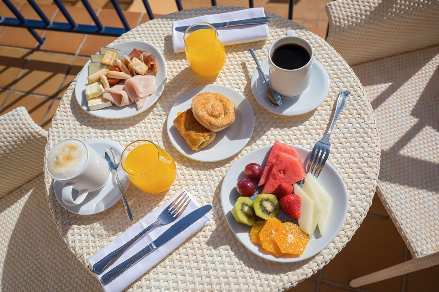 Hotel-Guadalmina-Spa---Golf-Resort-Room-63