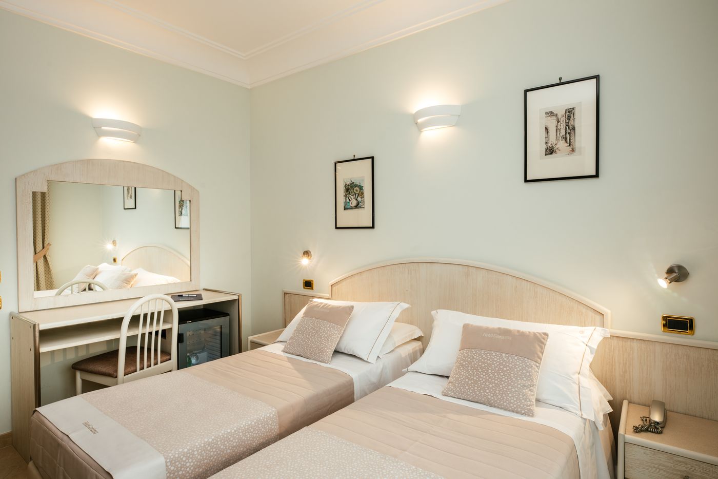 Comfort-Hotel-Gardenia-Sorrento-Coast-Room-33